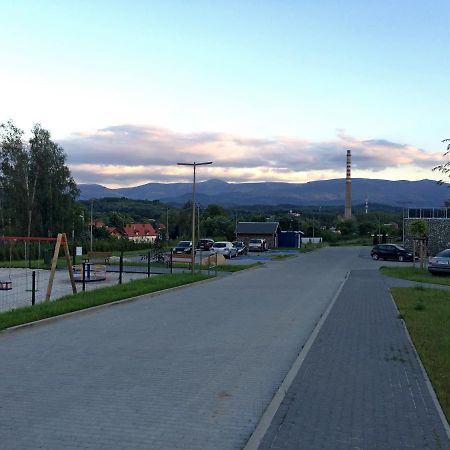 Апартаменты Apartament Happy View Еленя-Гура Экстерьер фото