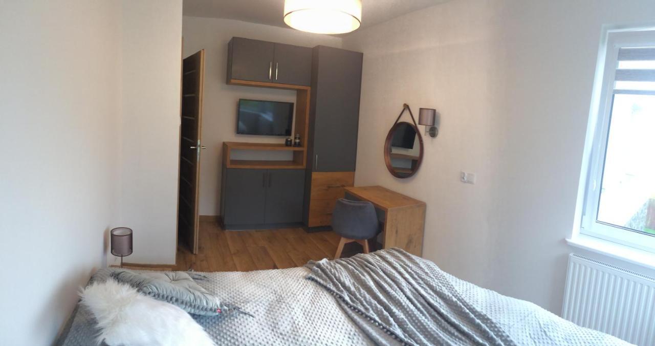Апартаменты Apartament Happy View Еленя-Гура Экстерьер фото